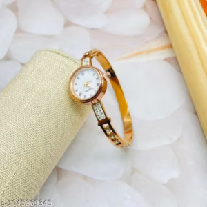 Women's analog bracelet diamond watch